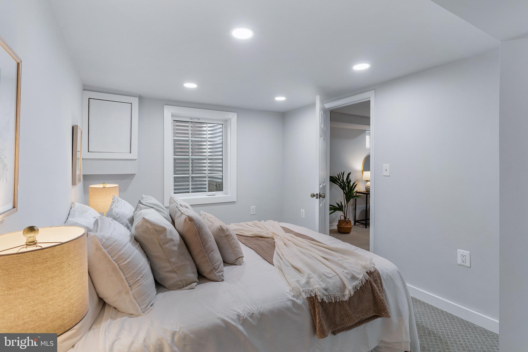 HAMPSHIRE HEIGHTS - Residential