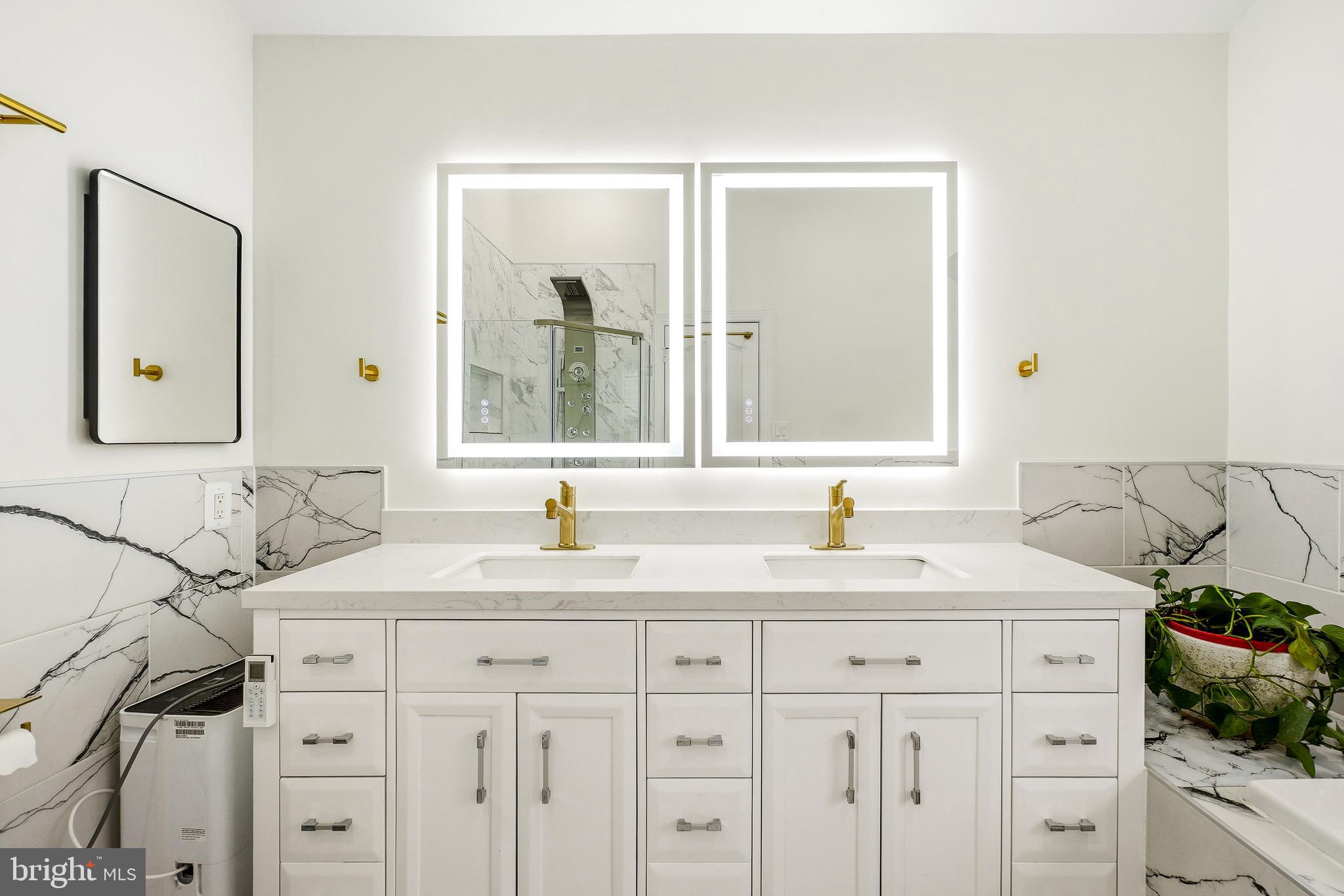 WASHINGTONIAN WOODS - Residential Lease