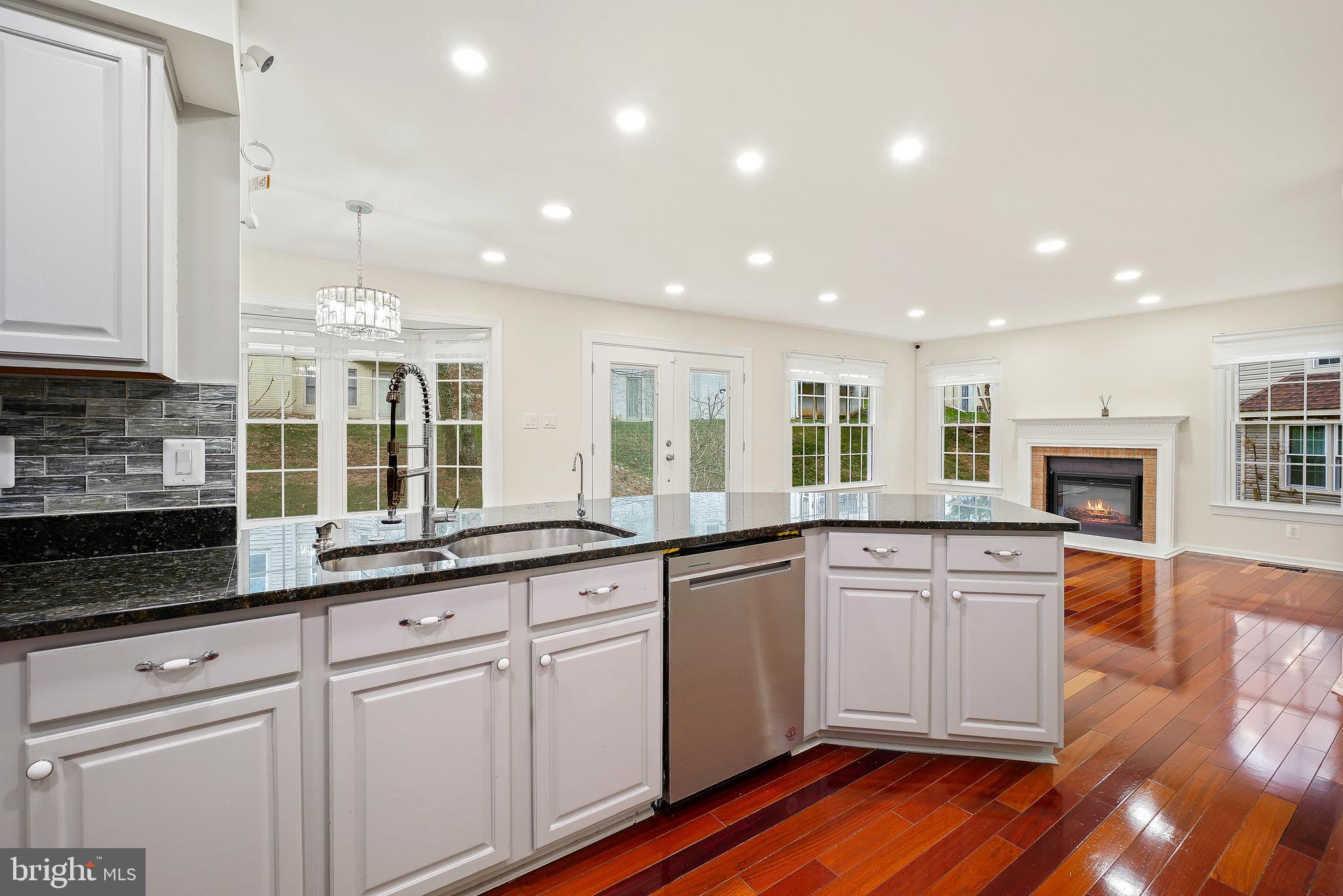 WASHINGTONIAN WOODS - Residential Lease