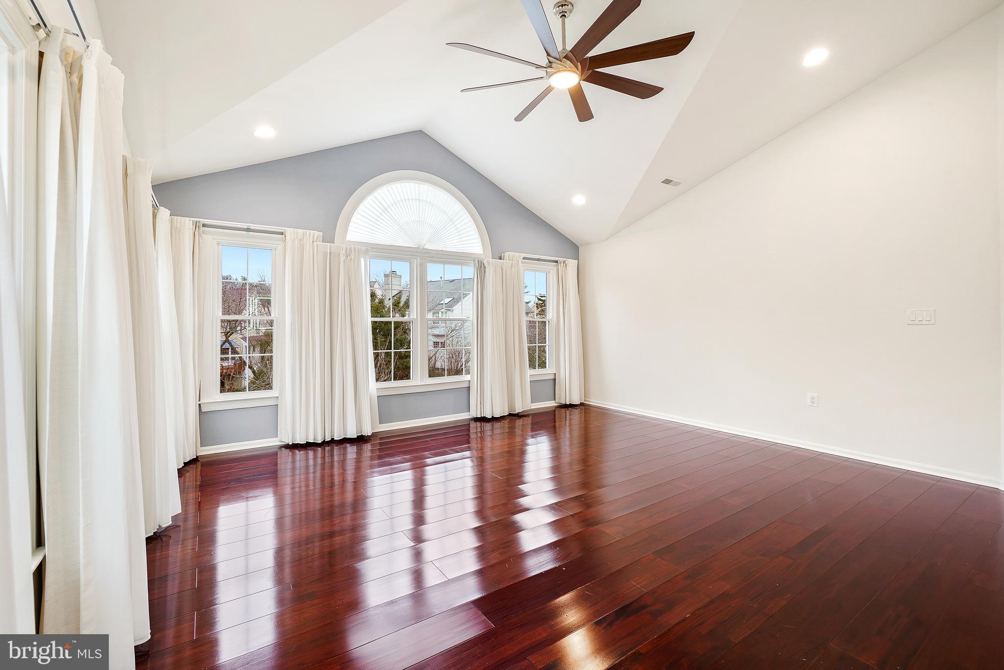 WASHINGTONIAN WOODS - Residential Lease