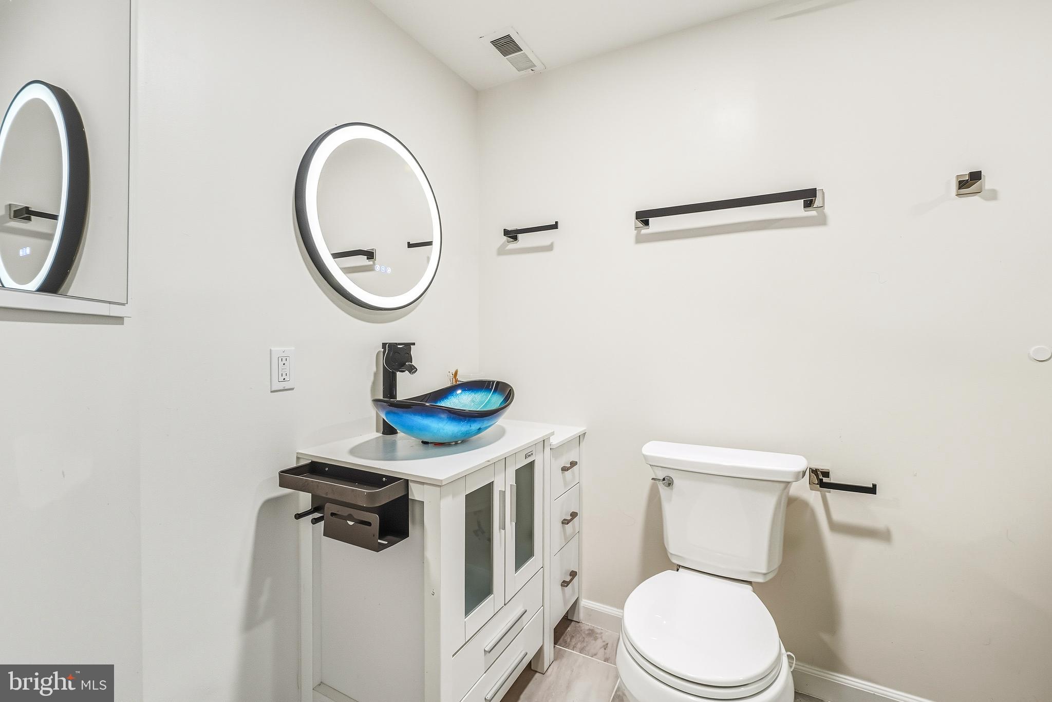 WASHINGTONIAN WOODS - Residential Lease