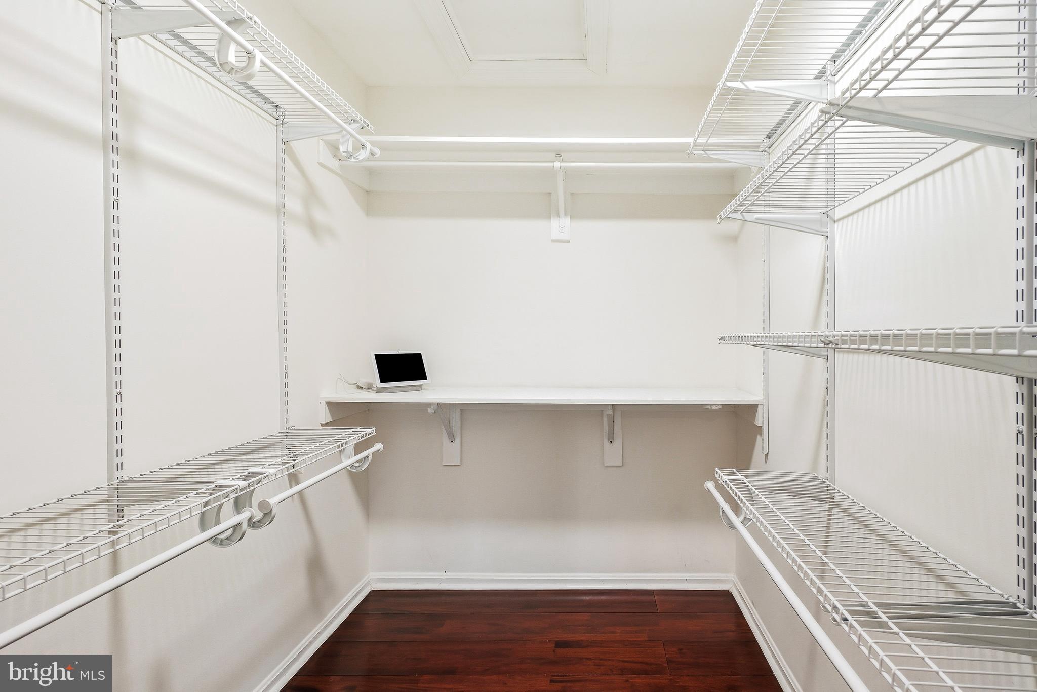 WASHINGTONIAN WOODS - Residential Lease