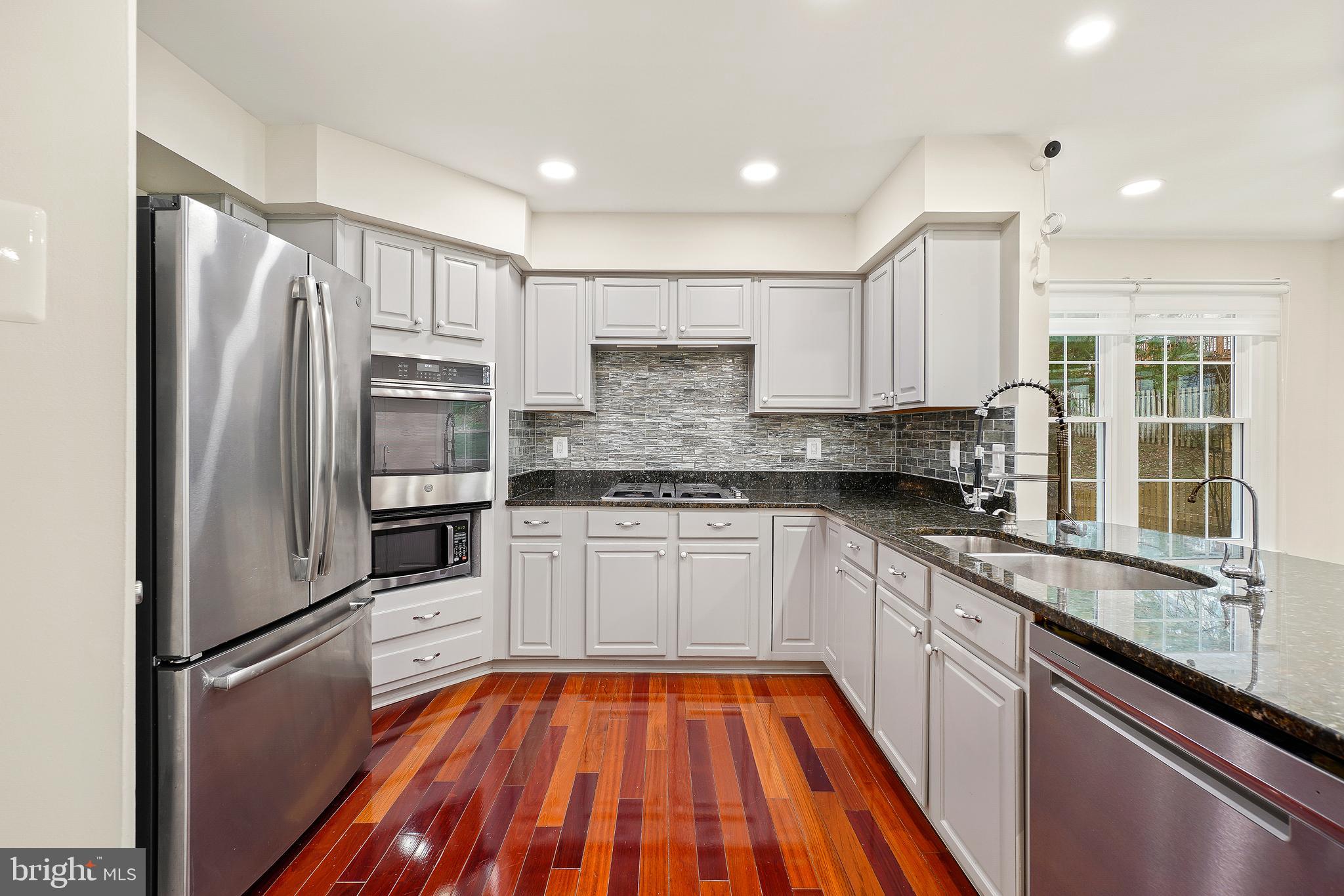 WASHINGTONIAN WOODS - Residential Lease