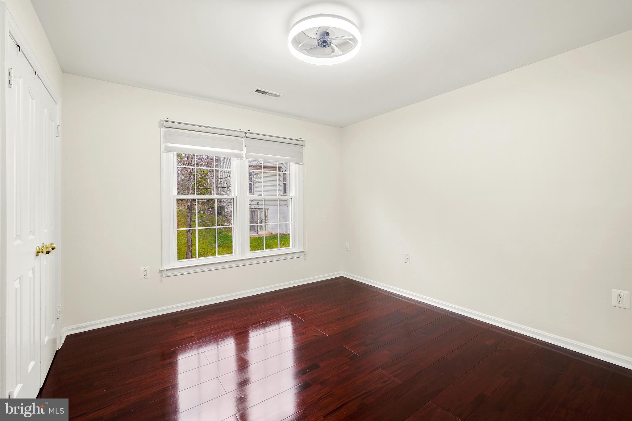 WASHINGTONIAN WOODS - Residential Lease