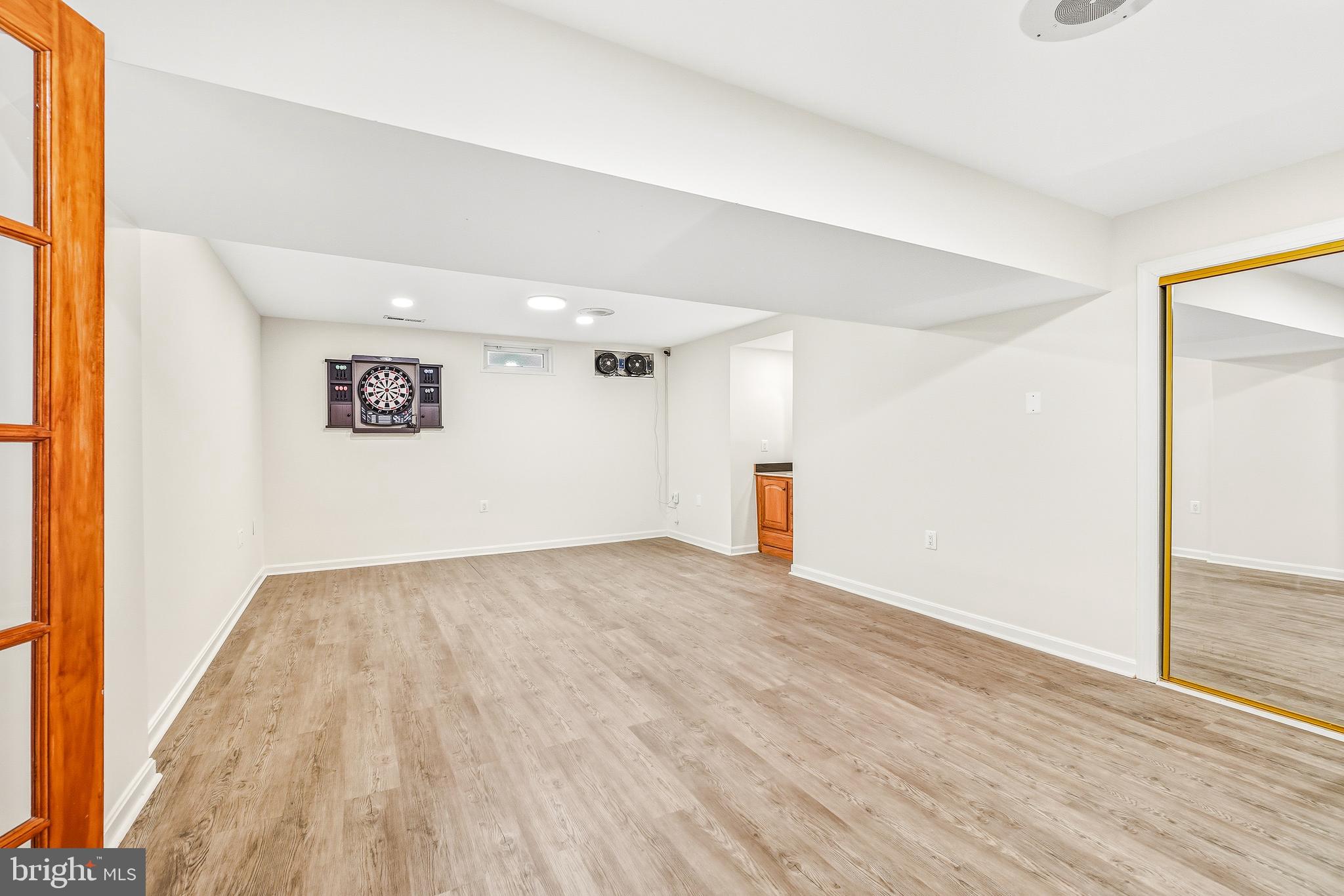 WASHINGTONIAN WOODS - Residential Lease