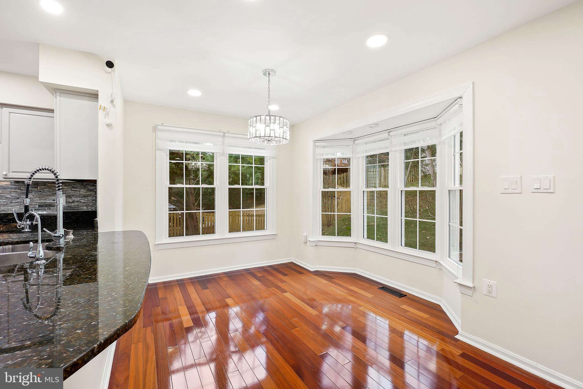 WASHINGTONIAN WOODS - Residential Lease