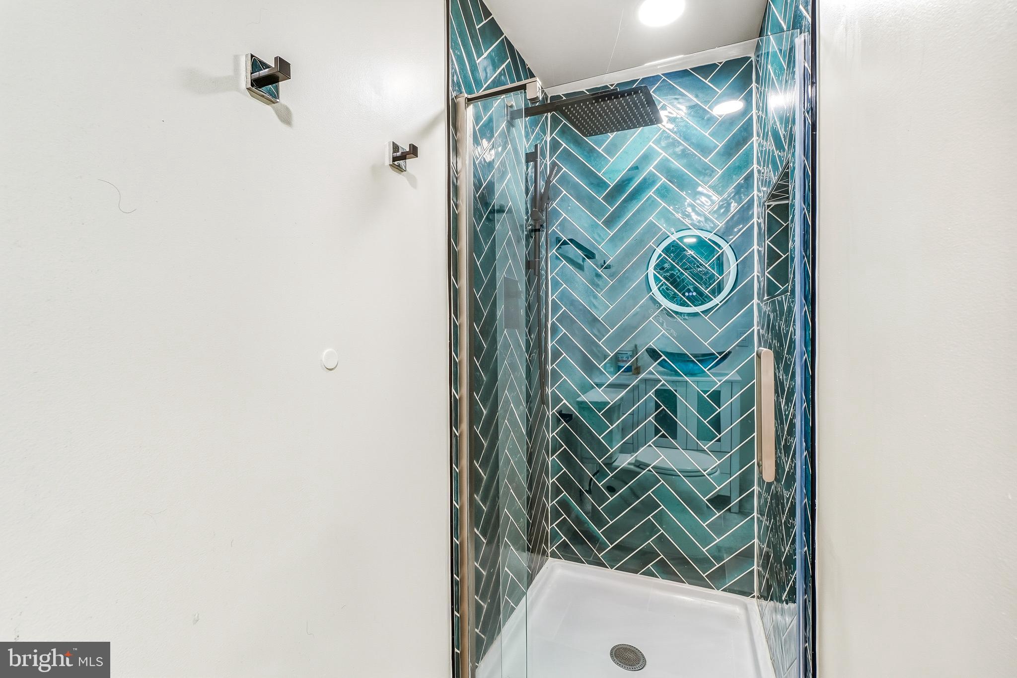 WASHINGTONIAN WOODS - Residential Lease