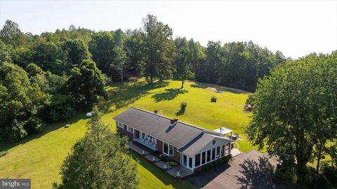 436 CASTLETON VIEW ROAD CASTLETON VA 22716