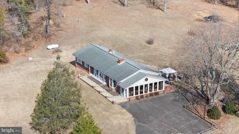 Homes For Sale - 436 Castleton View Road<br/> Rappahannock County, CASTLETON, VA 22716