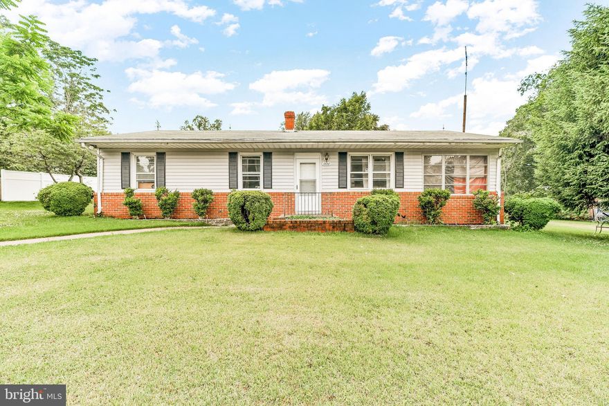 Just a block away from the beach, this cozy 3-bedroom, 1-bath rambler is a beach lover's dream. Inside, you'll find three descent sized bedrooms that offer plenty of room for relaxation and unwinding. The bathroom is conveniently located and has all the essentials you need. Imagine lazy days spent lounging on the back deck or beach, soaking up the sun, and making sandcastles with your loved ones. This beachside retreat is the perfect spot for creating unforgettable memories and enjoying all the coastal fun. Don't miss out on this amazing opportunity to own a piece of paradise just steps away from the beach! Home is being sold AS-IS.
