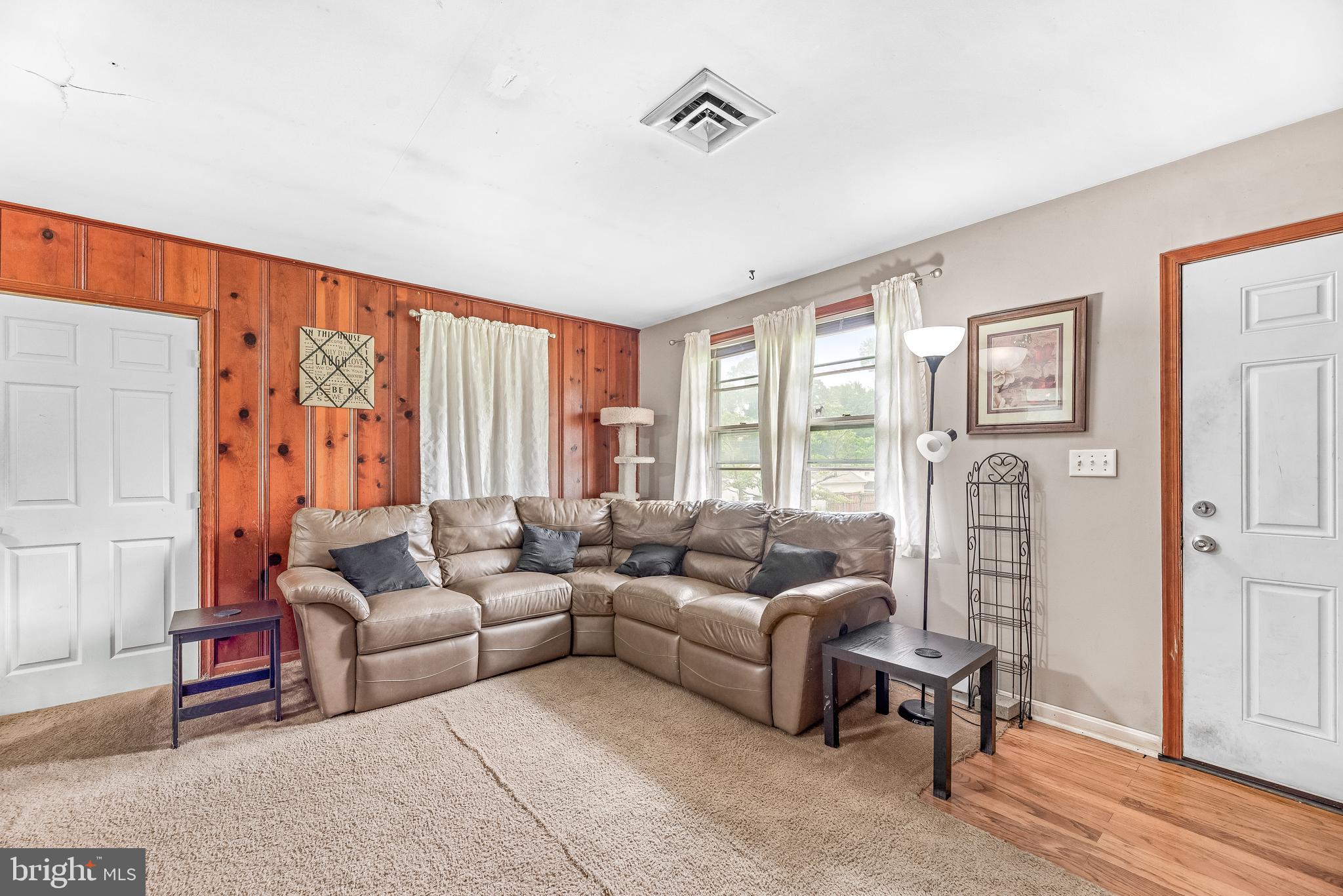 LONG BEACH - Residential