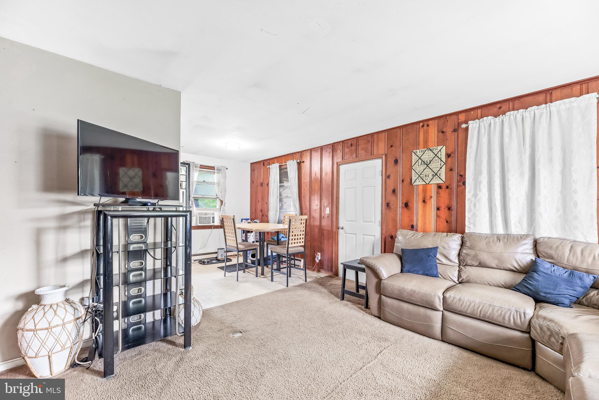 LONG BEACH - Residential