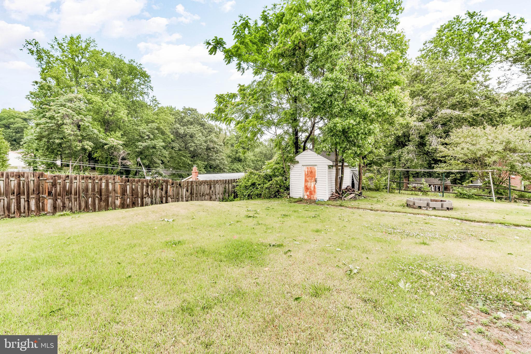 LONG BEACH - Residential