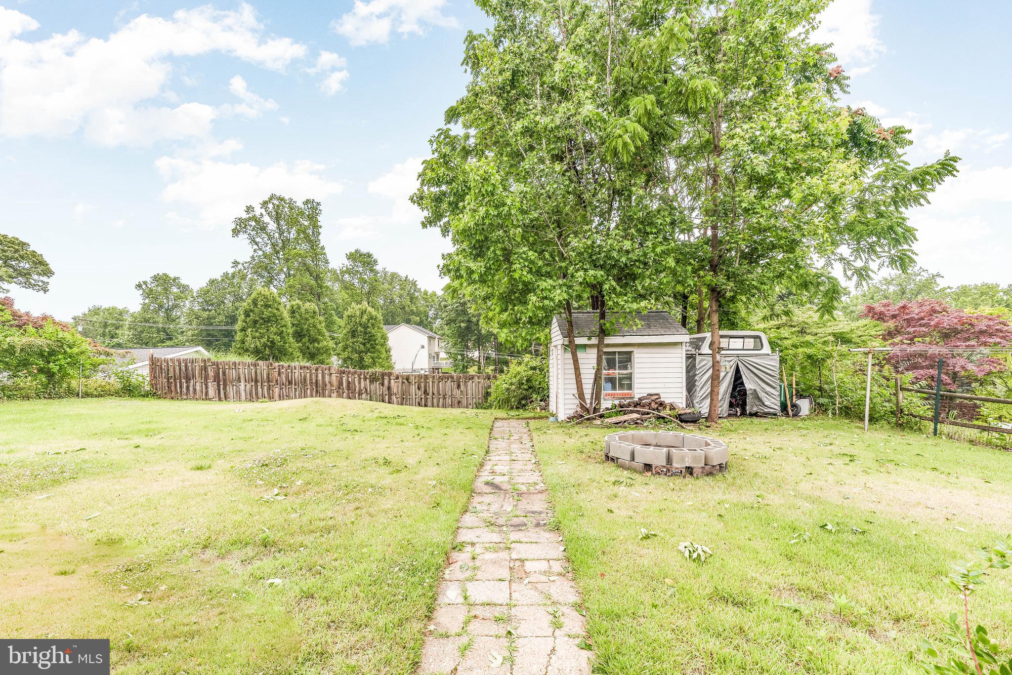 LONG BEACH - Residential