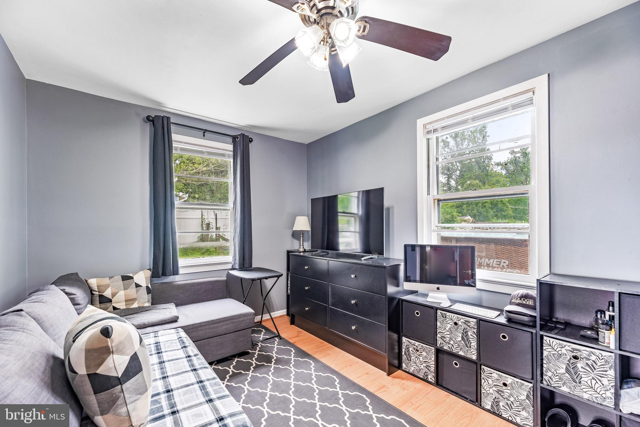 LONG BEACH - Residential