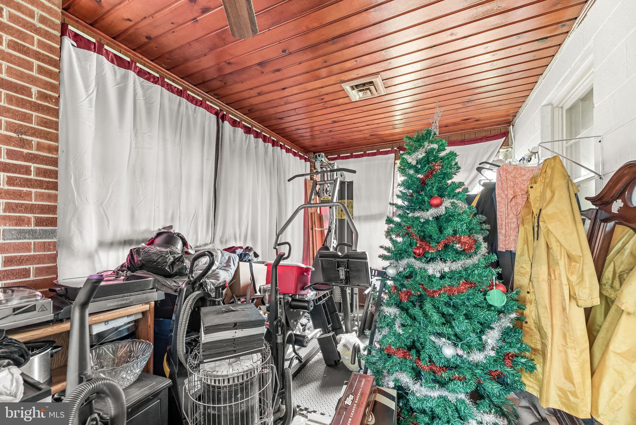 LONG BEACH - Residential