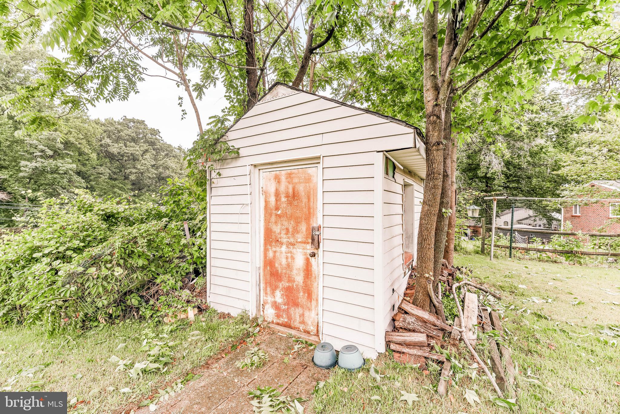 LONG BEACH - Residential