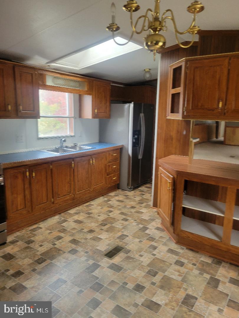 ROYAL CREST ESTATES - Residential