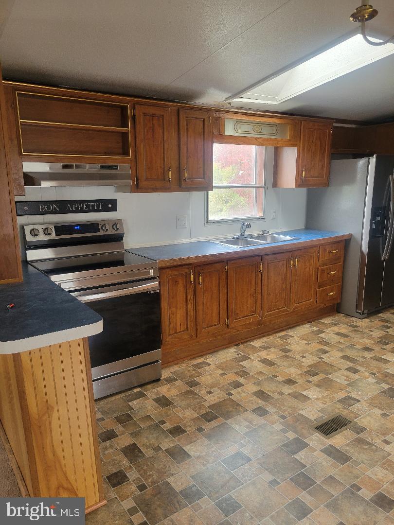 ROYAL CREST ESTATES - Residential