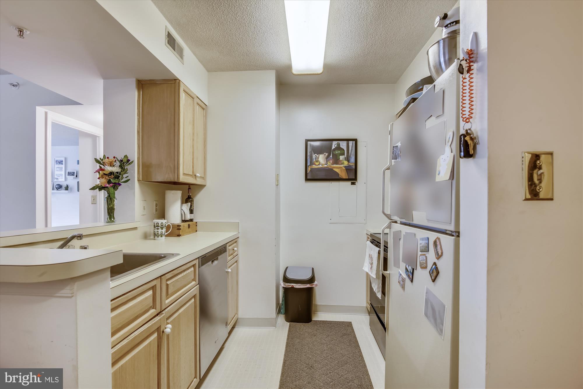 MADISON PARK CONDOMINIUMS - Residential Lease