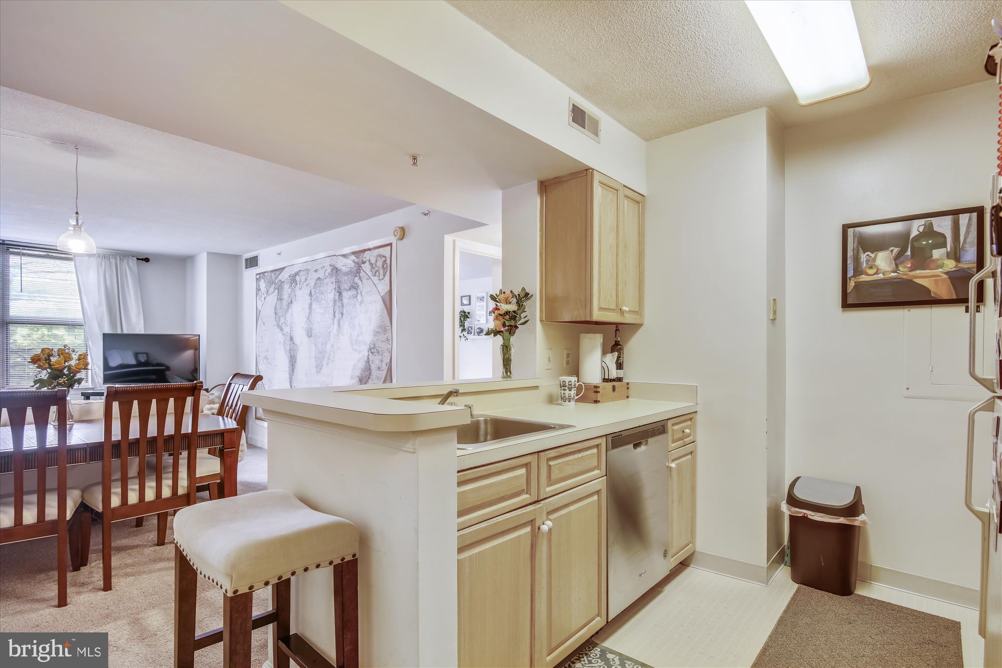 MADISON PARK CONDOMINIUMS - Residential Lease