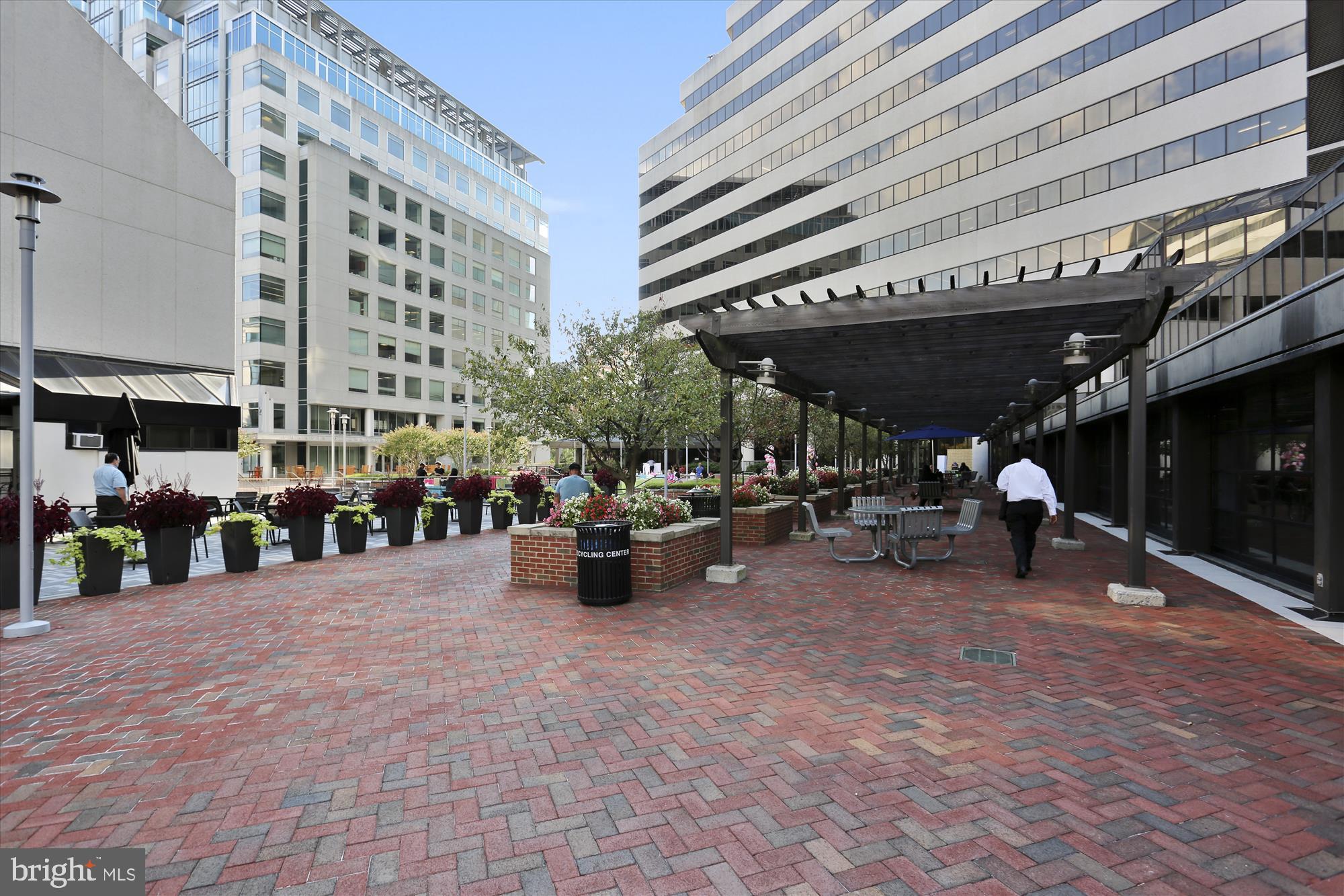 MADISON PARK CONDOMINIUMS - Residential Lease