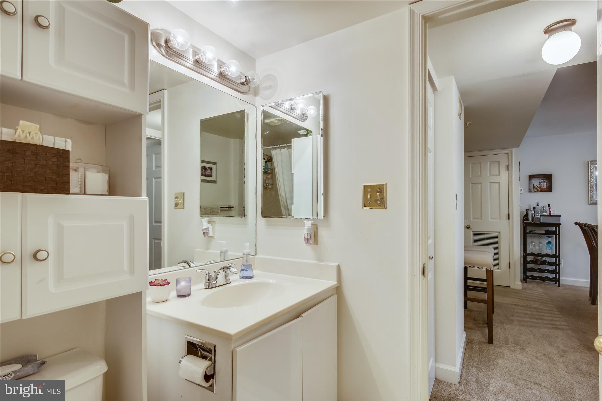 MADISON PARK CONDOMINIUMS - Residential Lease