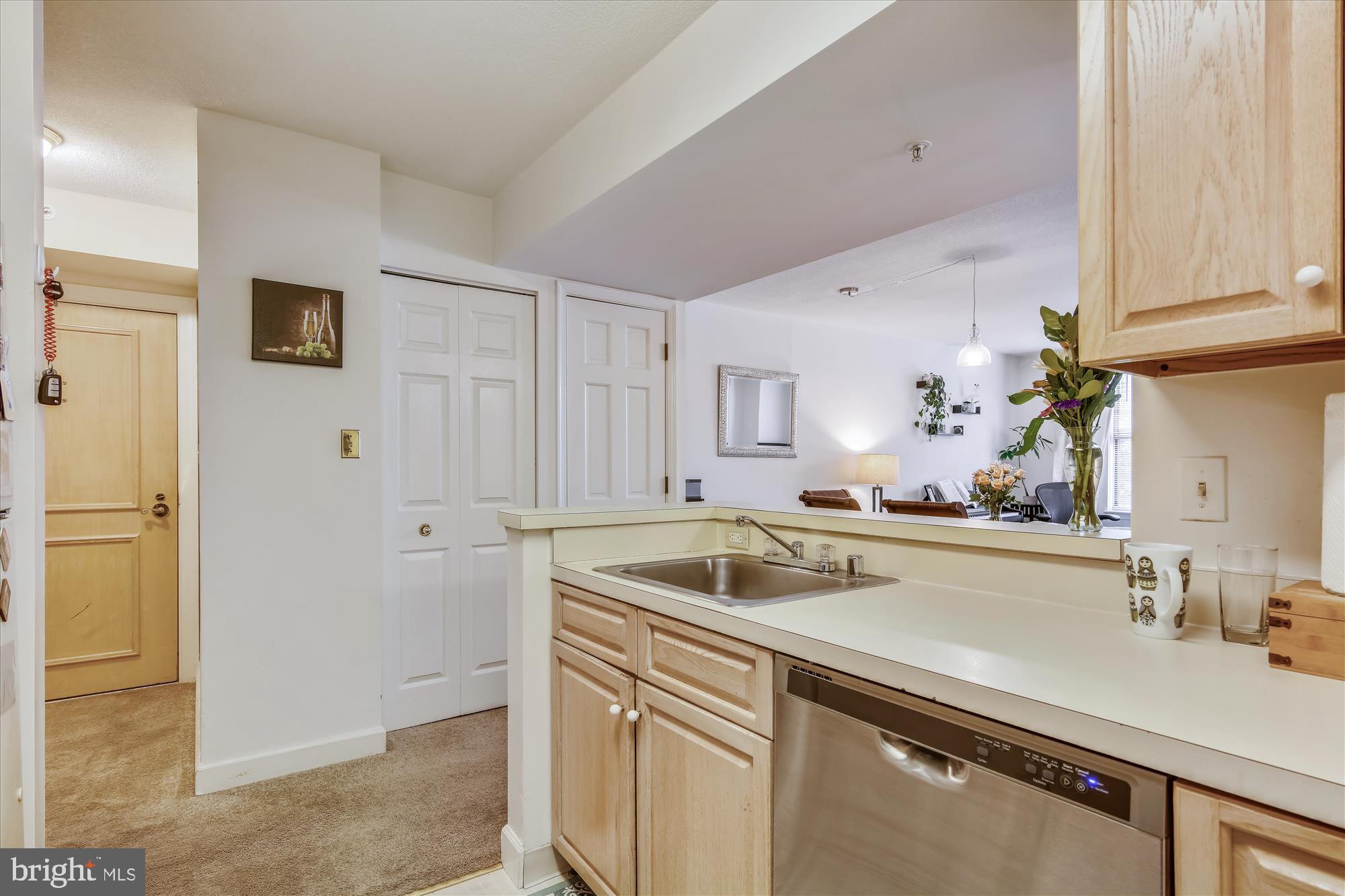 MADISON PARK CONDOMINIUMS - Residential Lease