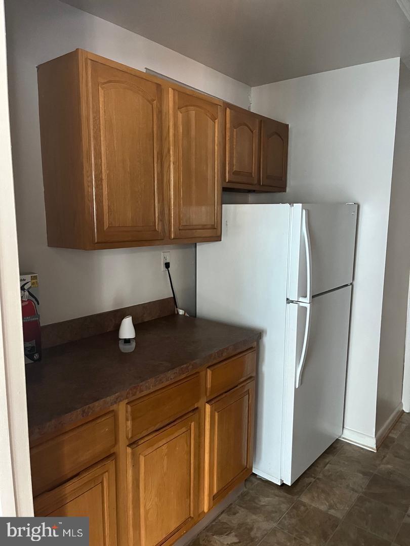 MARLOW TOWERS CONDOMINIUMS - Residential Lease