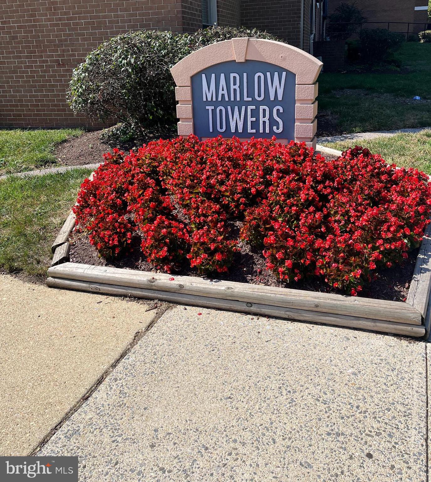 MARLOW TOWERS CONDOMINIUMS - Residential Lease
