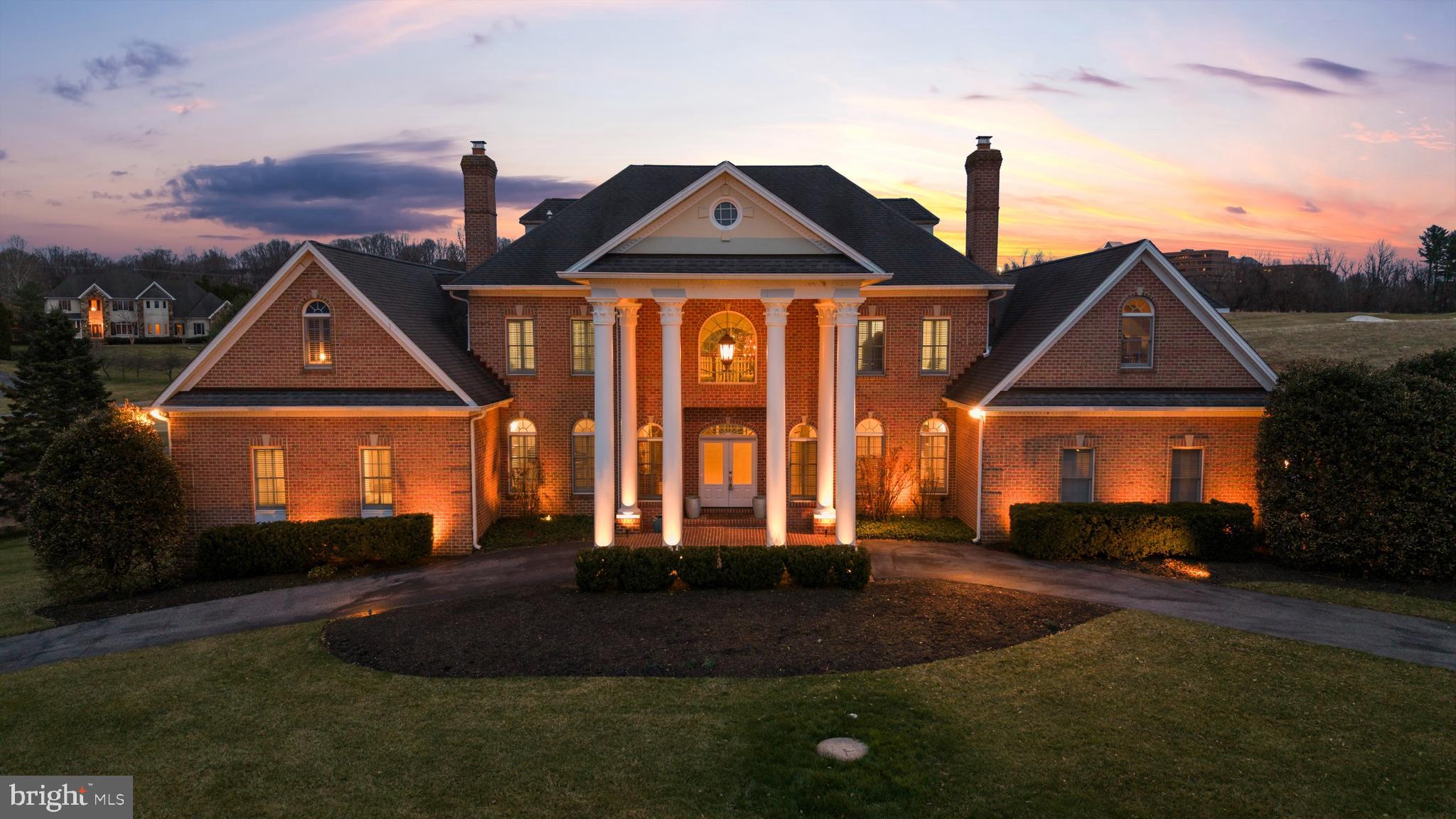 HAYFIELDS MANOR - Residential