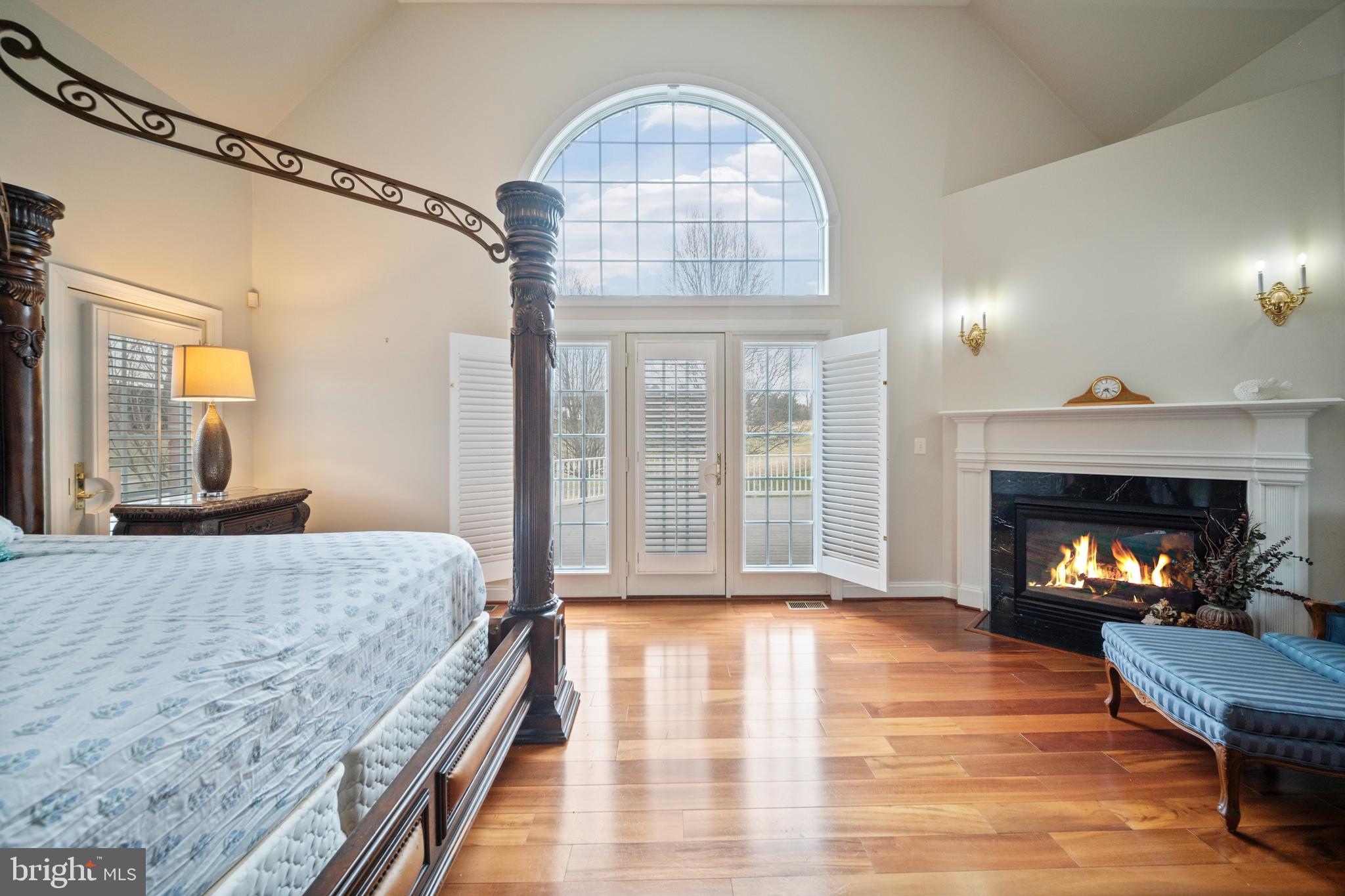 HAYFIELDS MANOR - Residential