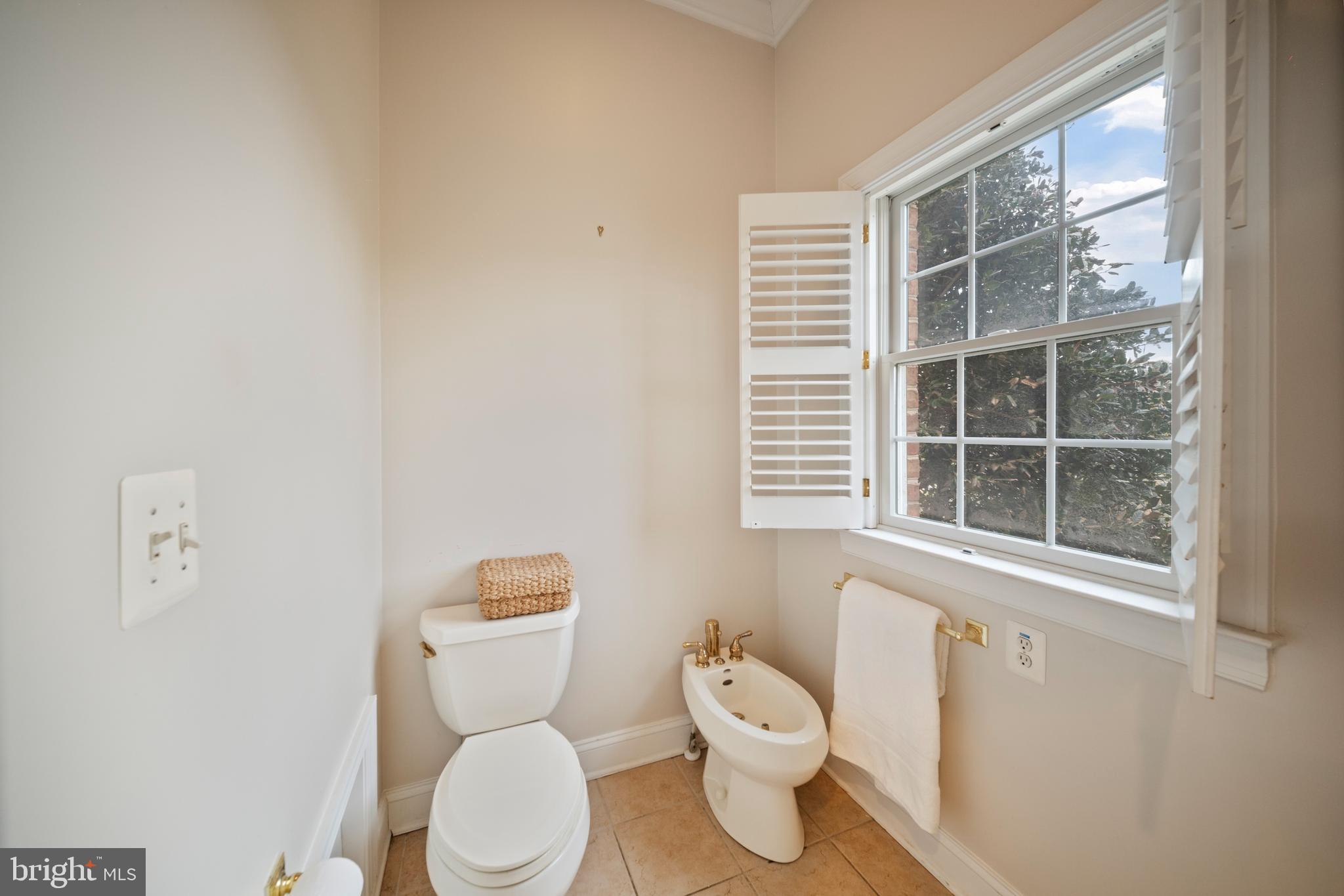 HAYFIELDS MANOR - Residential