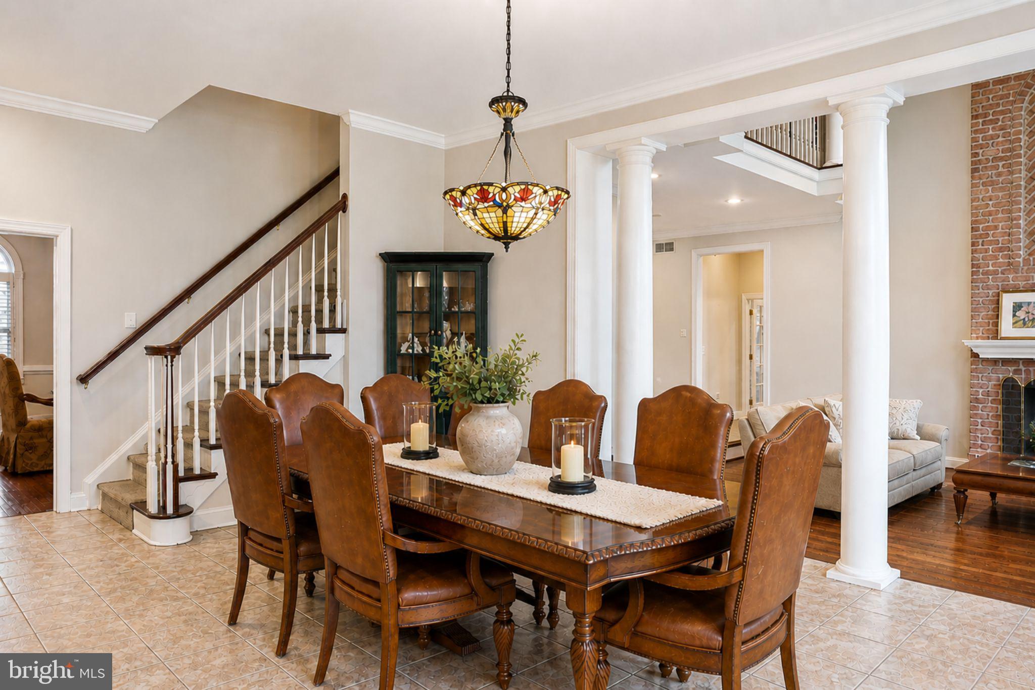 HAYFIELDS MANOR - Residential