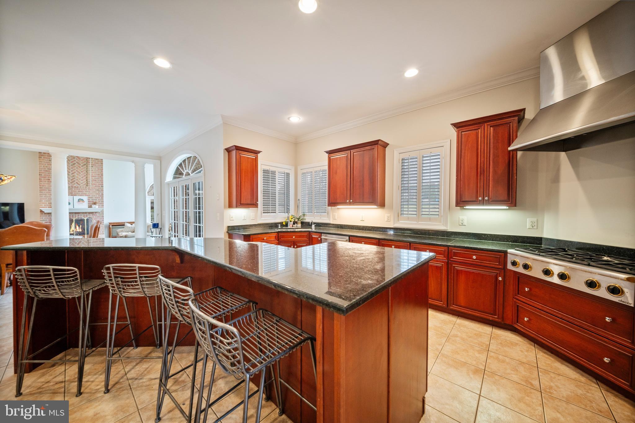 HAYFIELDS MANOR - Residential