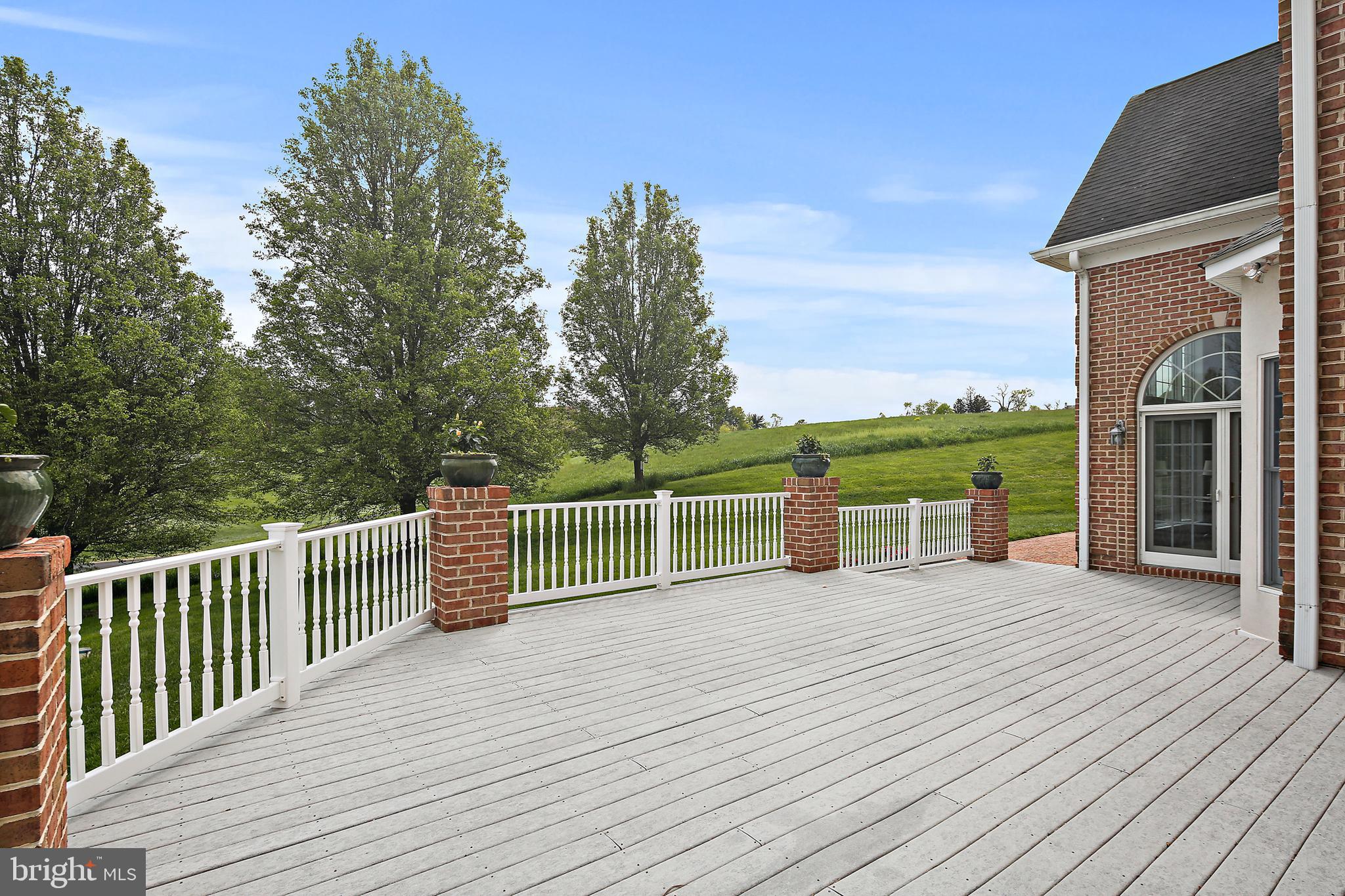 HAYFIELDS MANOR - Residential