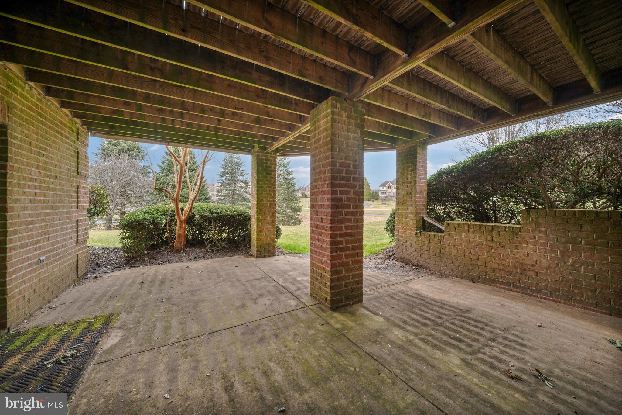 HAYFIELDS MANOR - Residential