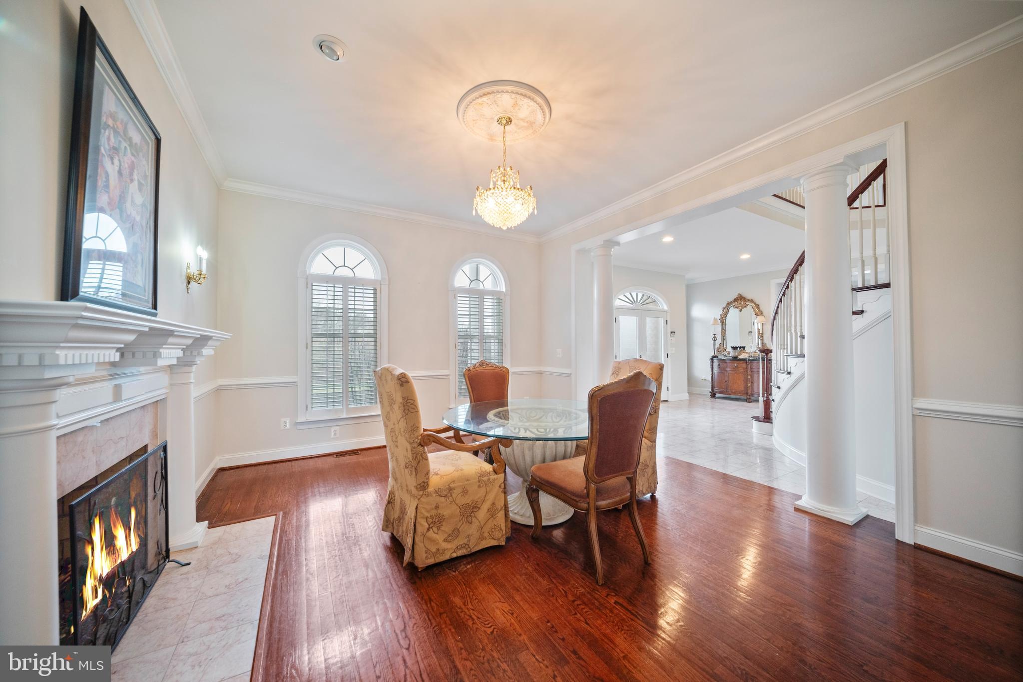 HAYFIELDS MANOR - Residential