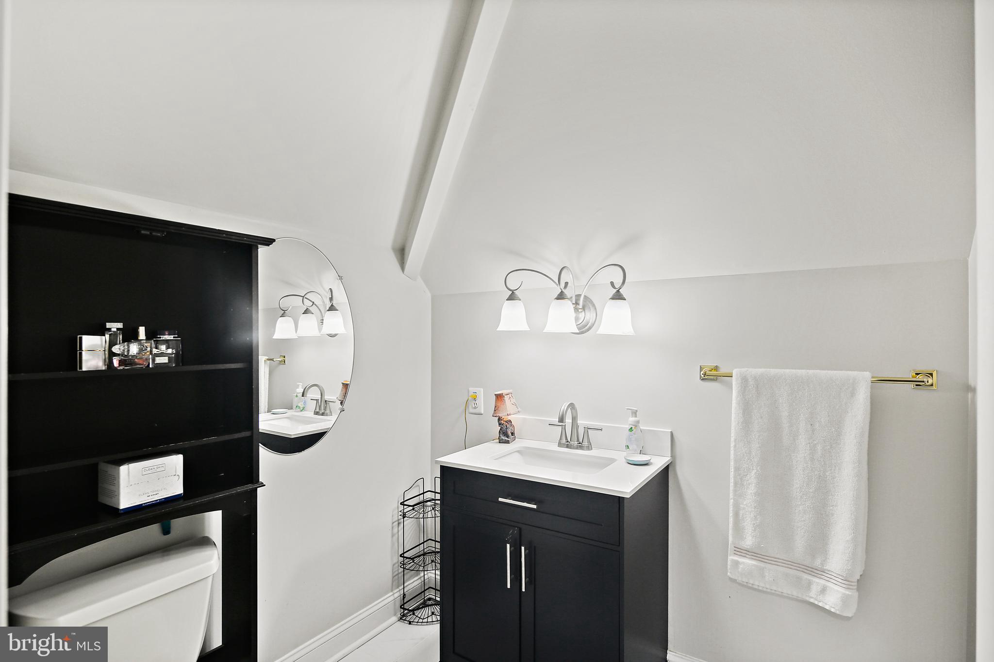 HAYFIELDS MANOR - Residential