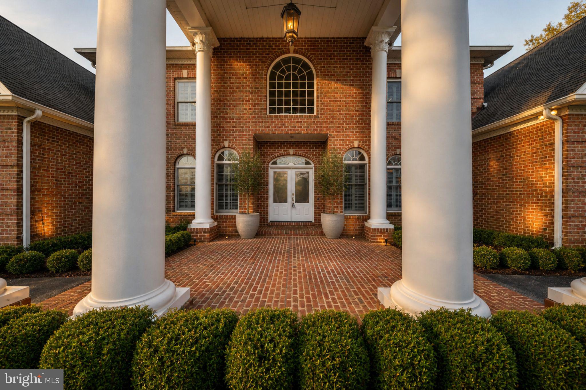 HAYFIELDS MANOR - Residential