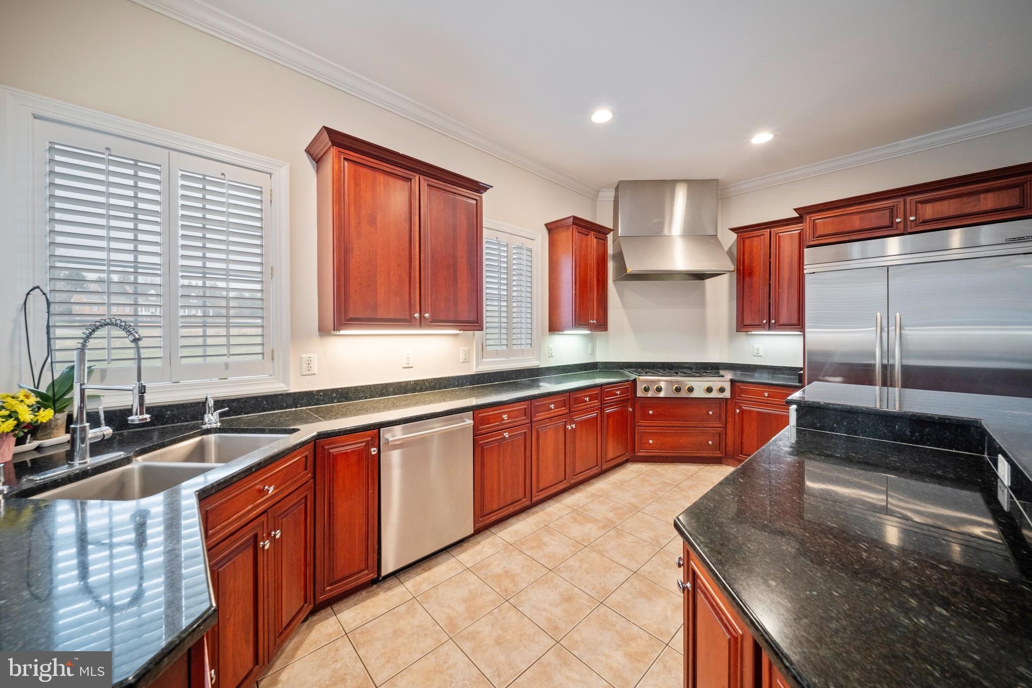 HAYFIELDS MANOR - Residential