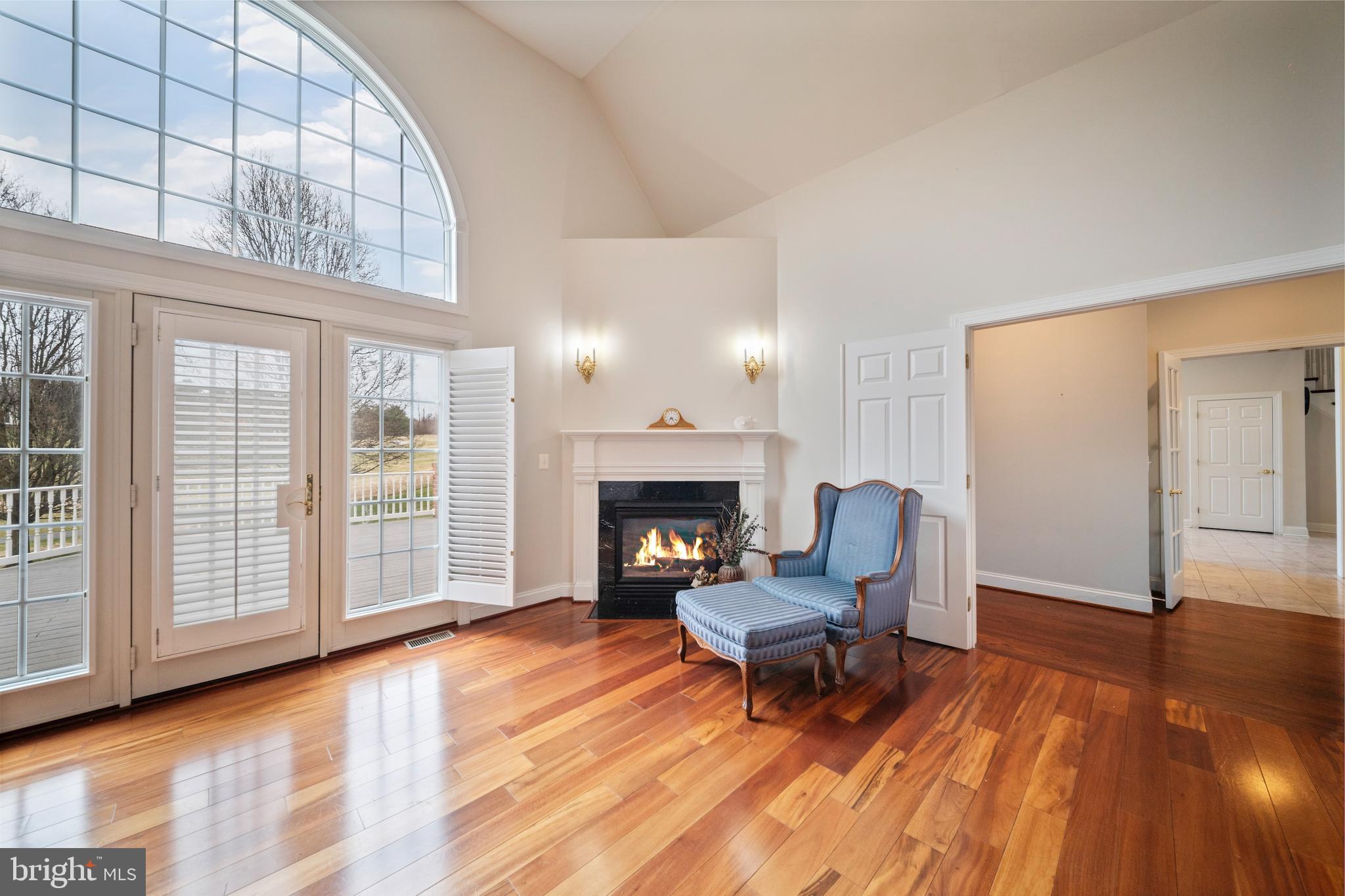 HAYFIELDS MANOR - Residential