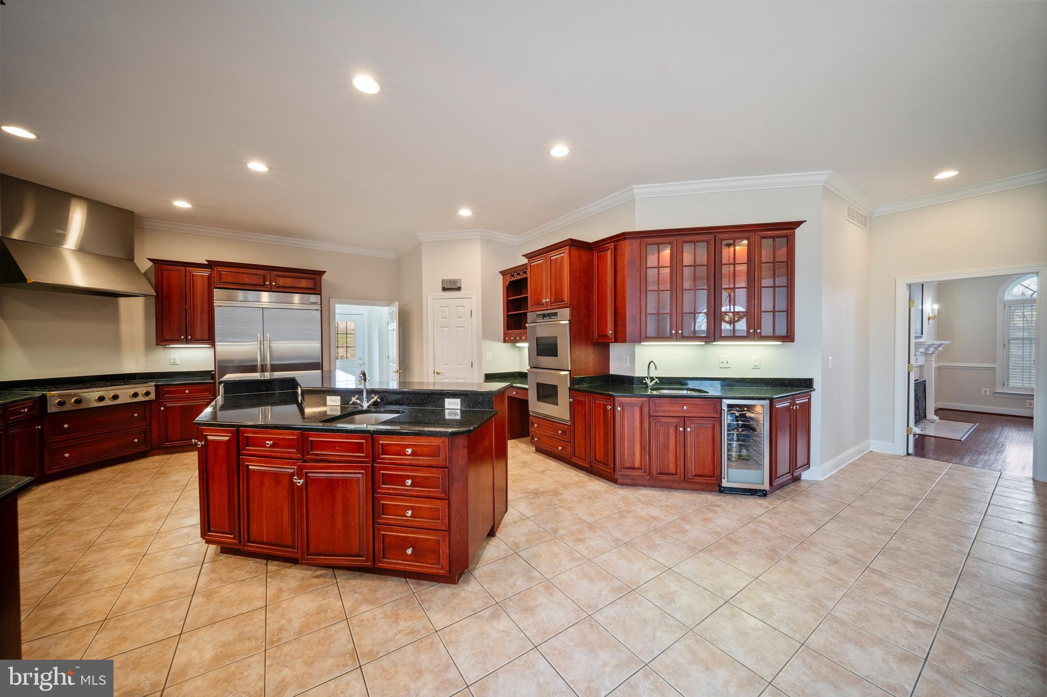 HAYFIELDS MANOR - Residential