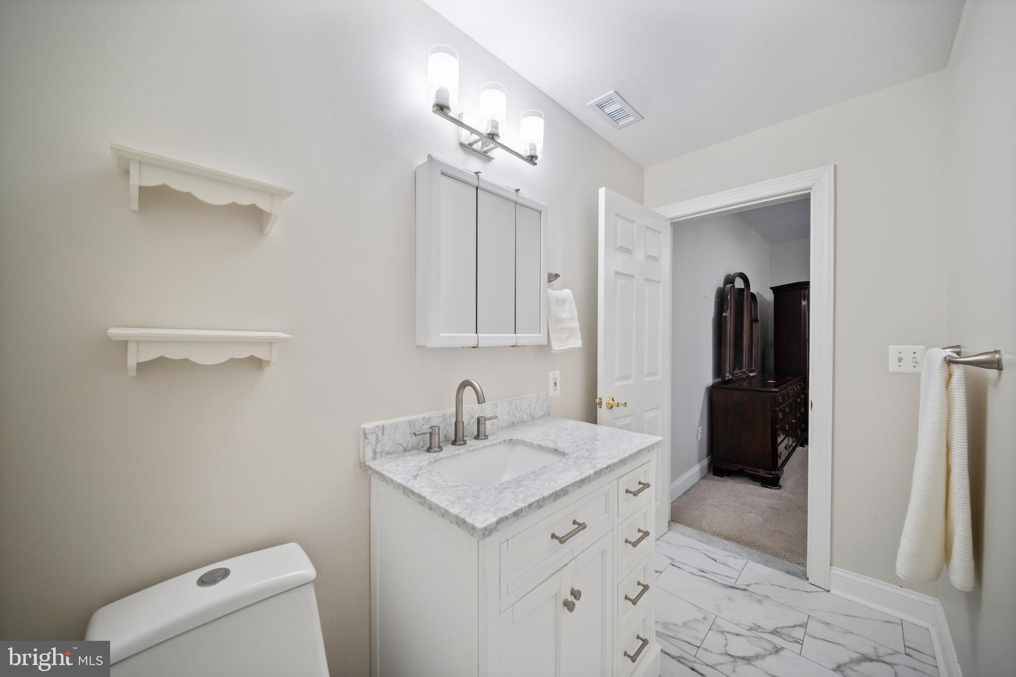 HAYFIELDS MANOR - Residential