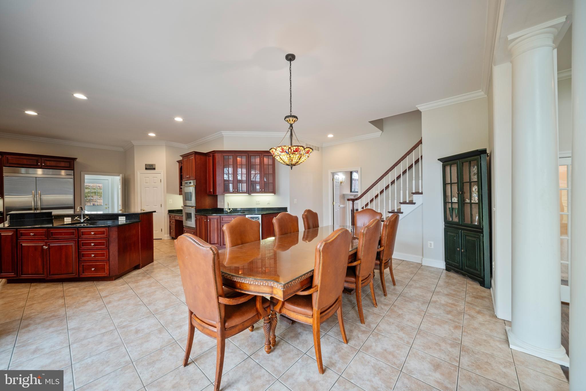 HAYFIELDS MANOR - Residential