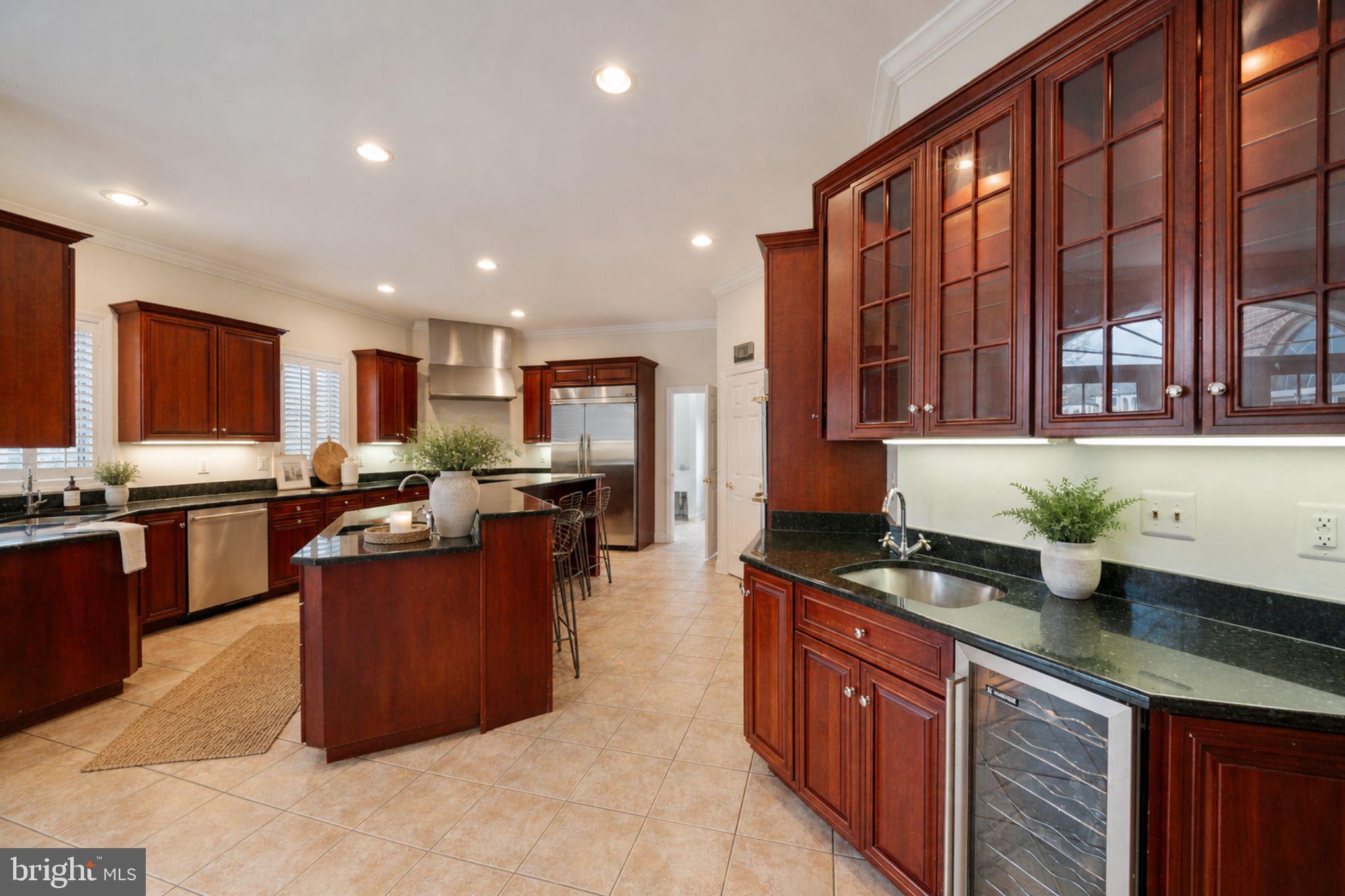 HAYFIELDS MANOR - Residential