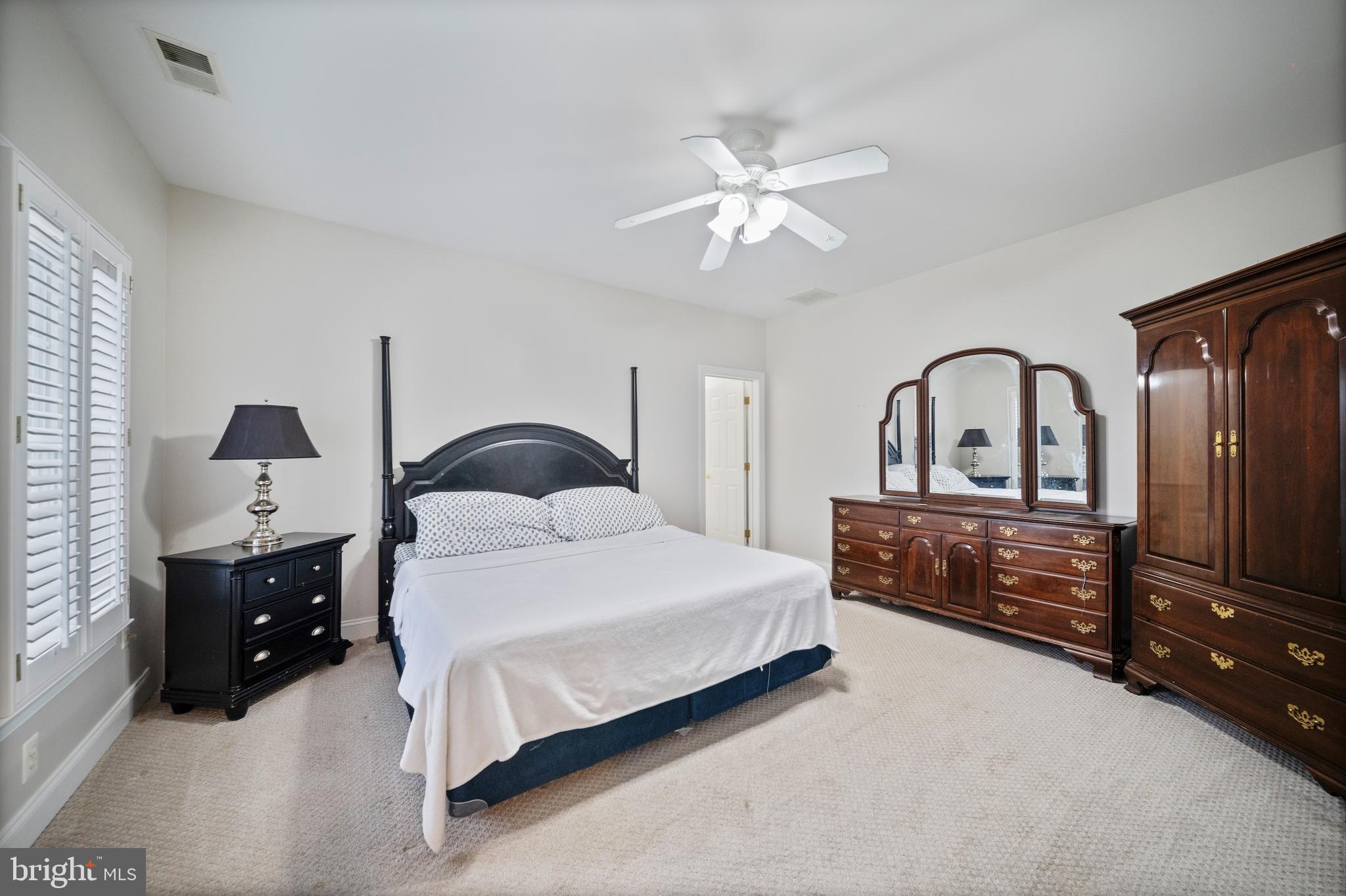 HAYFIELDS MANOR - Residential