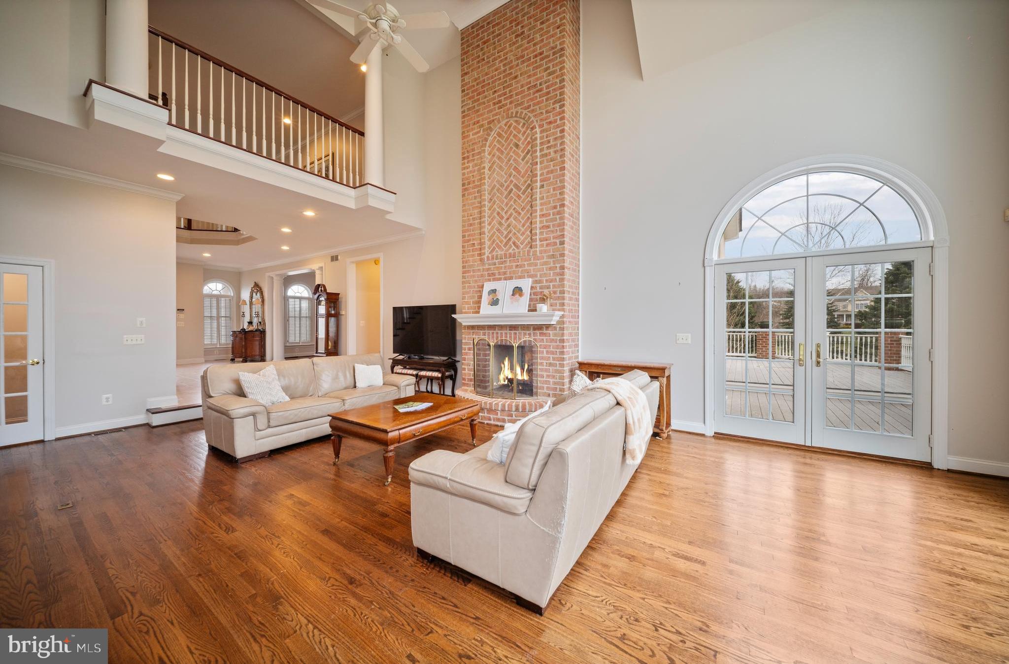 HAYFIELDS MANOR - Residential