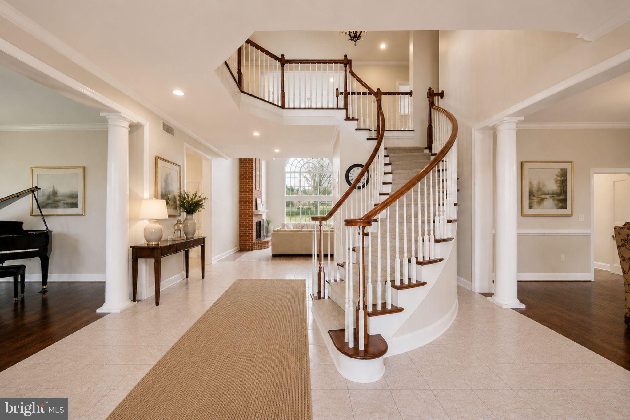 HAYFIELDS MANOR - Residential