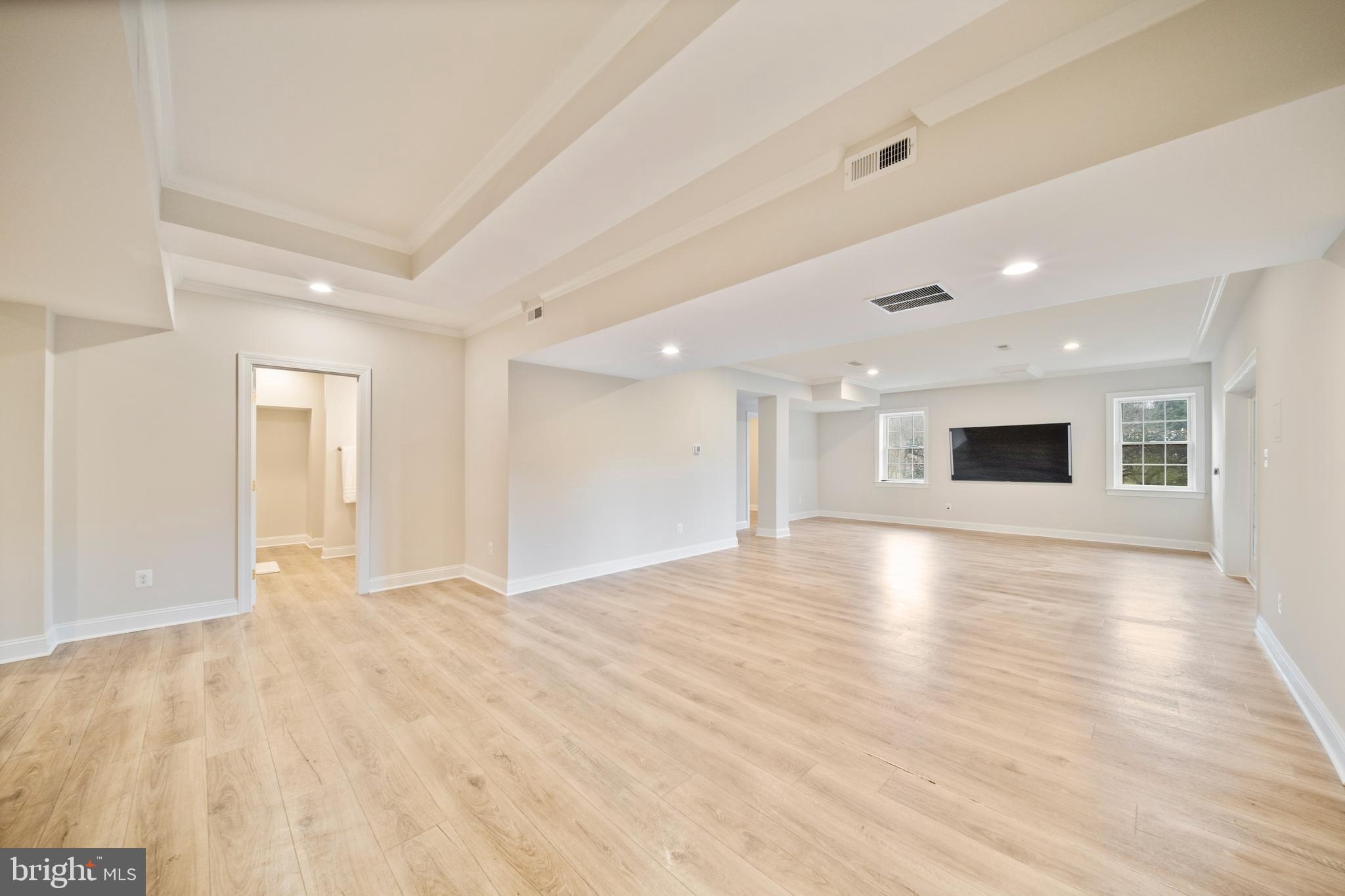 HAYFIELDS MANOR - Residential